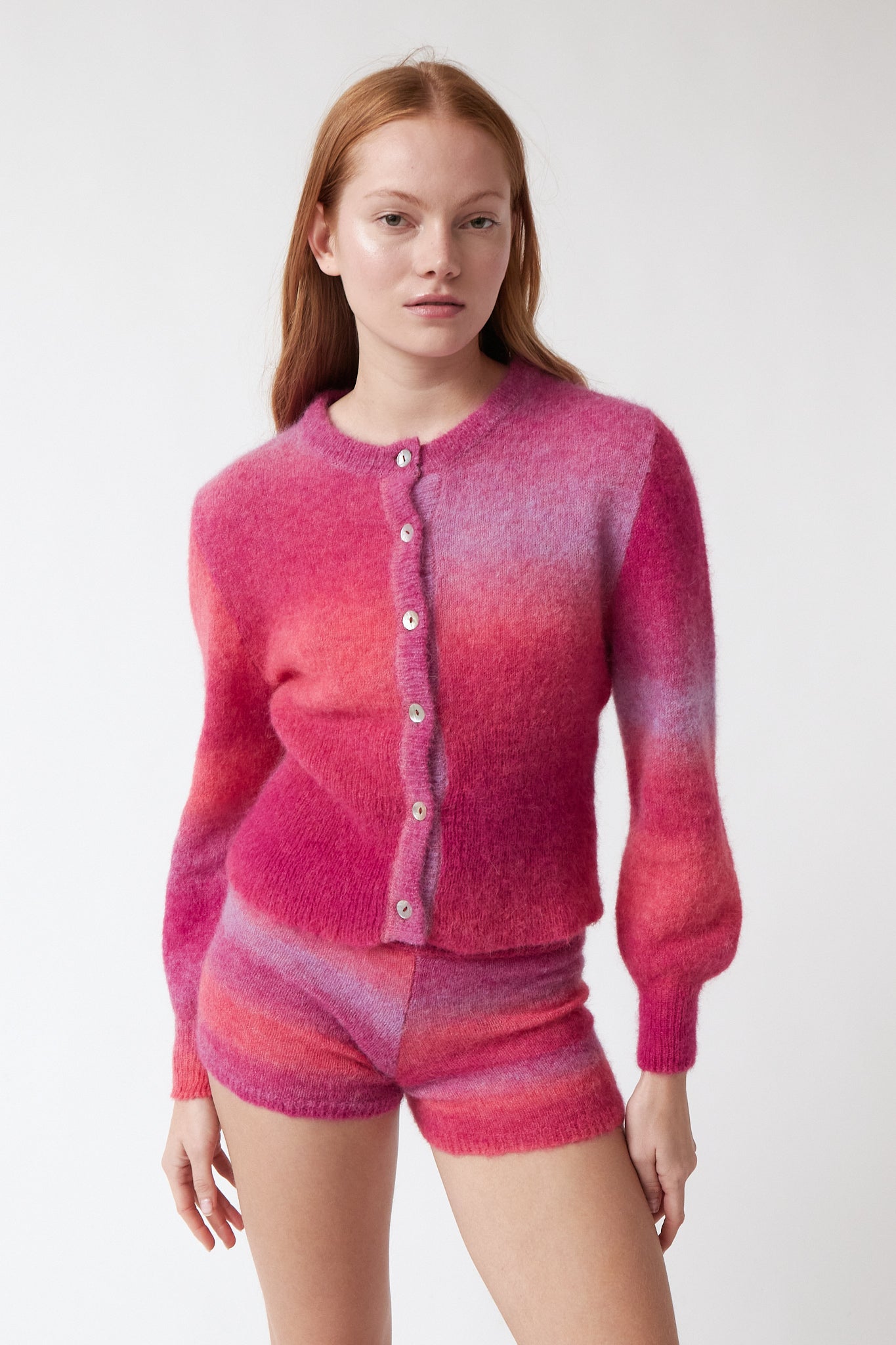 Jade Cardigan – amt. studio